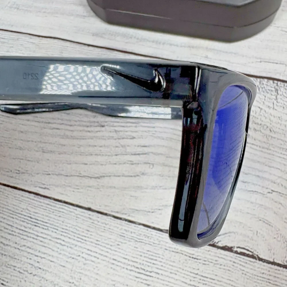 Nike FD1692 021 Crystal Dark Grey FORTUNE Sunglasses Mirror Lenses Shell Case
